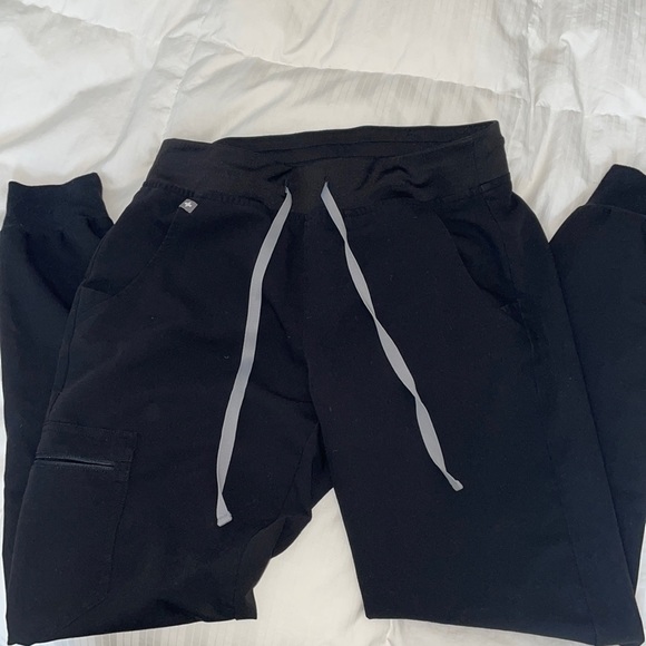 Figs Zamora Black jogger scrub pants small - Picture 1 of 3